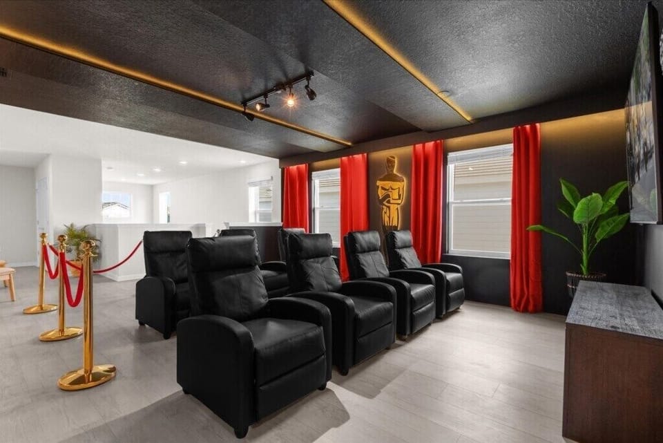 7311 Oakmoss Loop (17).jpg