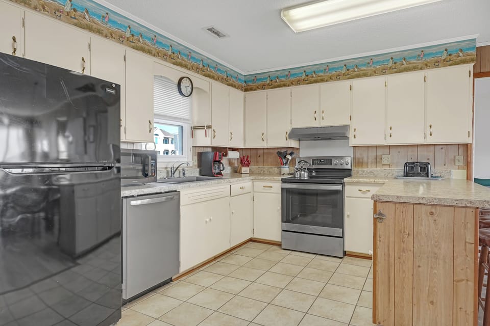 Fully appointed kitchen with everything you need to cook big meals. 