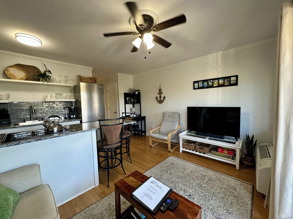 Living room - 55" smart tv