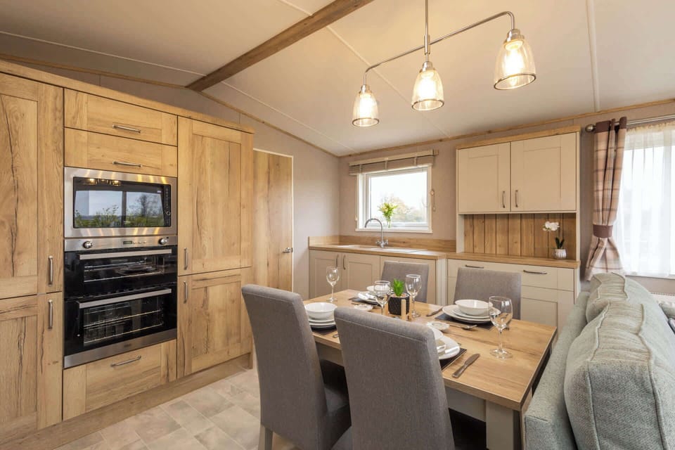 Fieldview Lodge, Pickering - Host & Stay