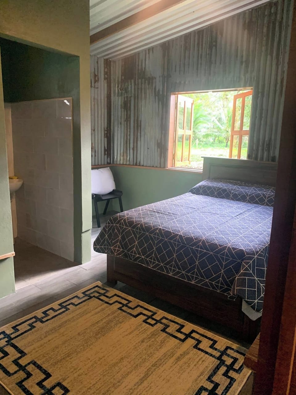 Comfort Room | Free WiFi