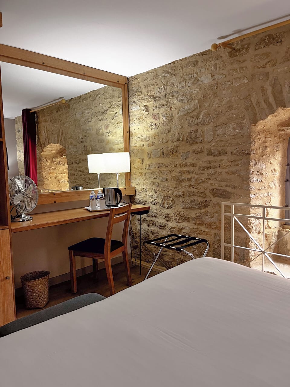 Classic Double Room | Minibar, desk, soundproofing, iron/ironing board