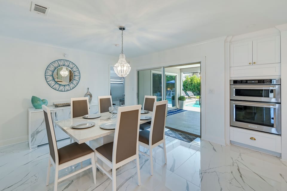 Dining Area | Dishware/Flatware