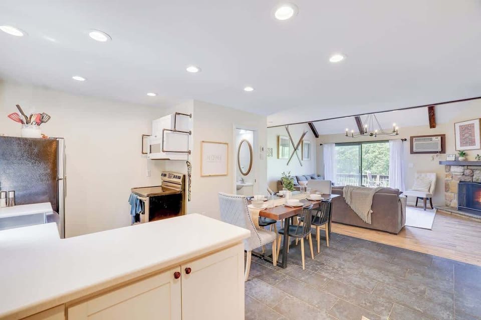 Our open floor plan ensures no one is left out!  Feel connected with everyone you are staying with!