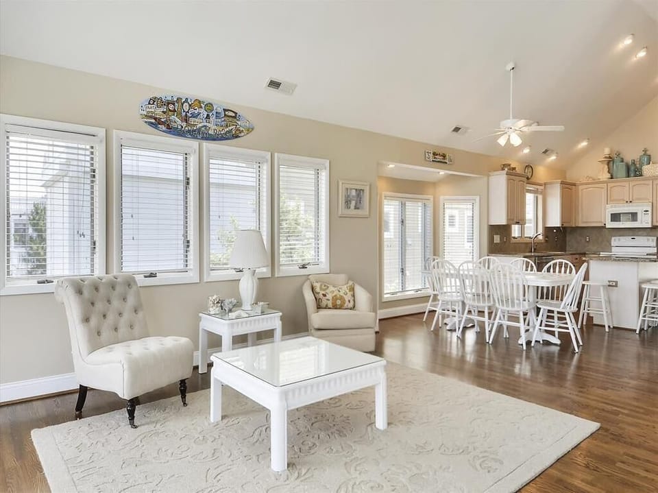 Open living and dining space with a seamless flow, designed for relaxation and group gatherings.
