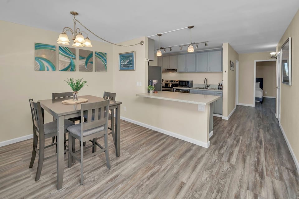 Dining area for 4