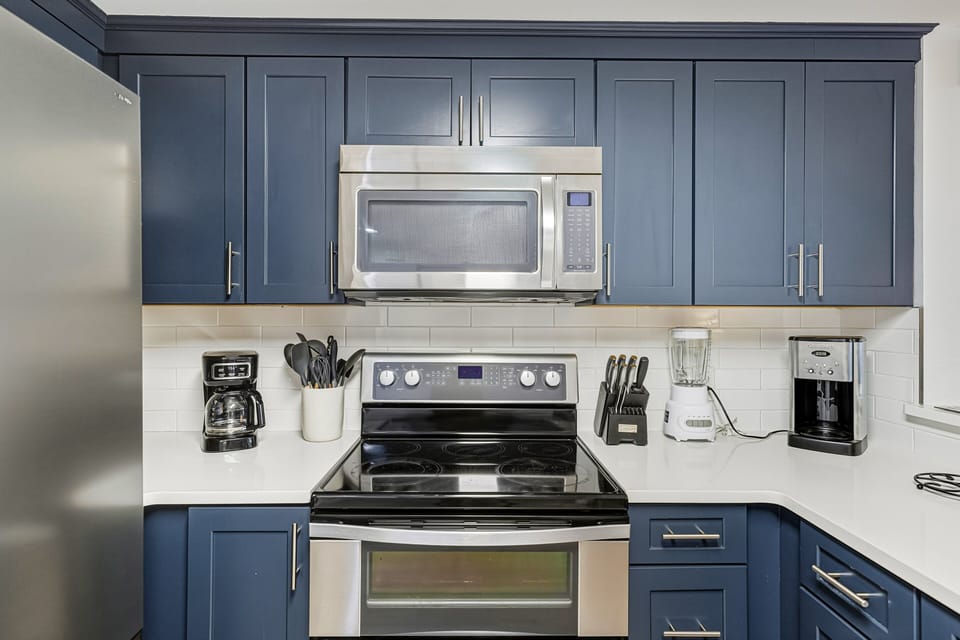 A modern coastal kitchen that feels as good to use as it looks.