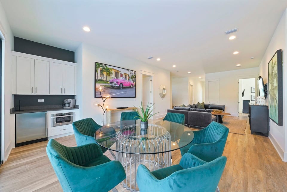 Scarlett's Beach Heaven - Miramar Beach - Kitchenette, Dining Room, & Living Room