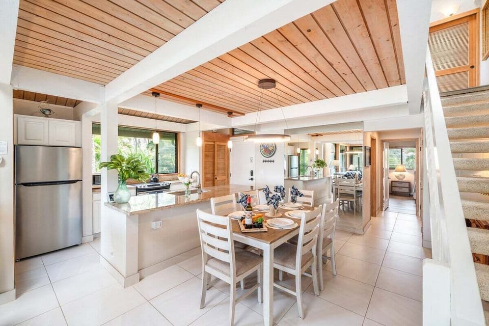 6 seater dining table, perfect for family breakfast and dinner