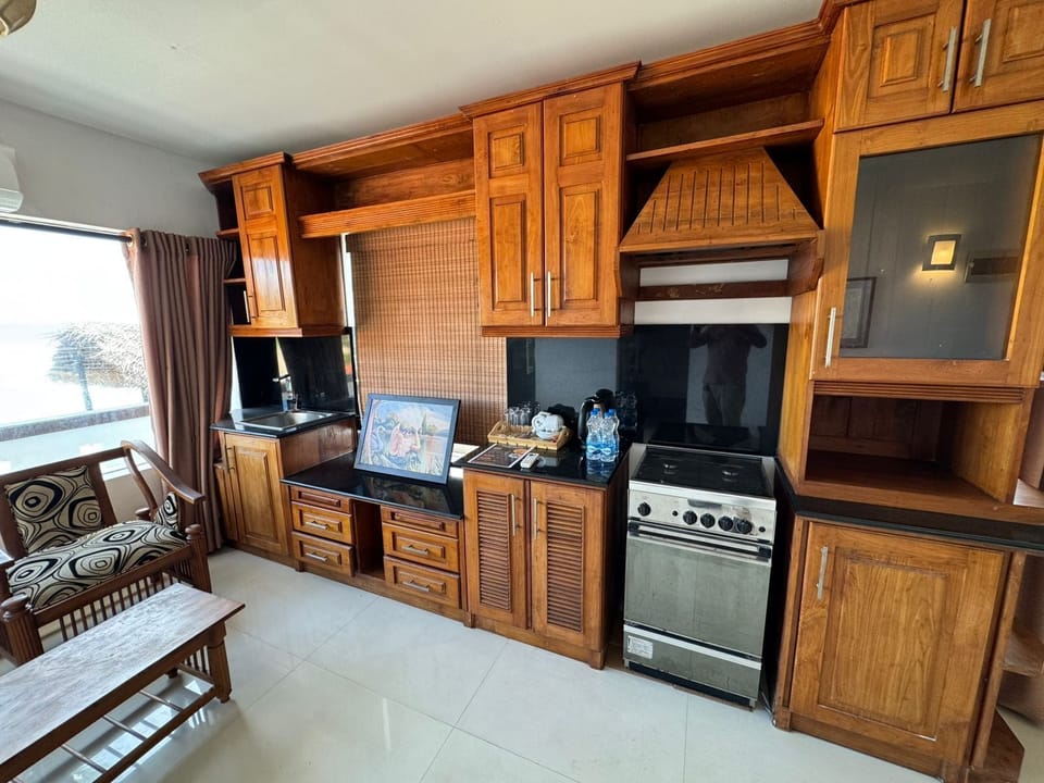 Royal Room, Sea View | Private kitchen | Shared fridge, microwave, coffee/tea maker
