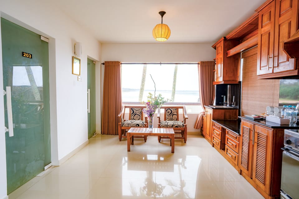Family Room, Sea View | Living area