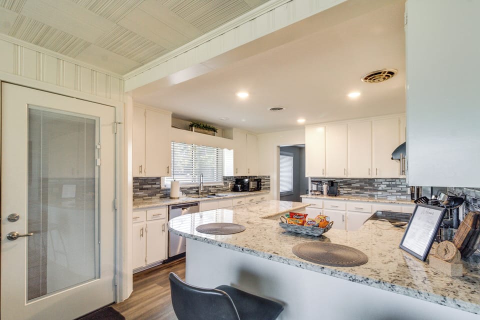 Kitchen | Cooking Basics | Dishwasher | Upper Level