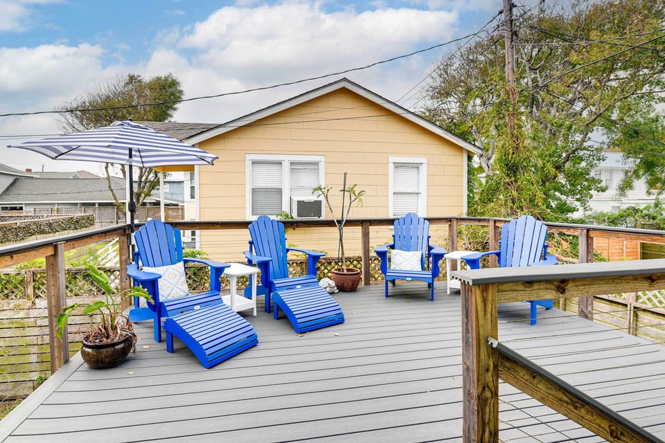 Elevated Deck | Walkable Location