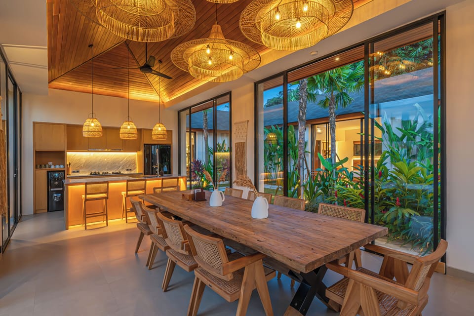 Luxury Villa, Pool View | Dining room