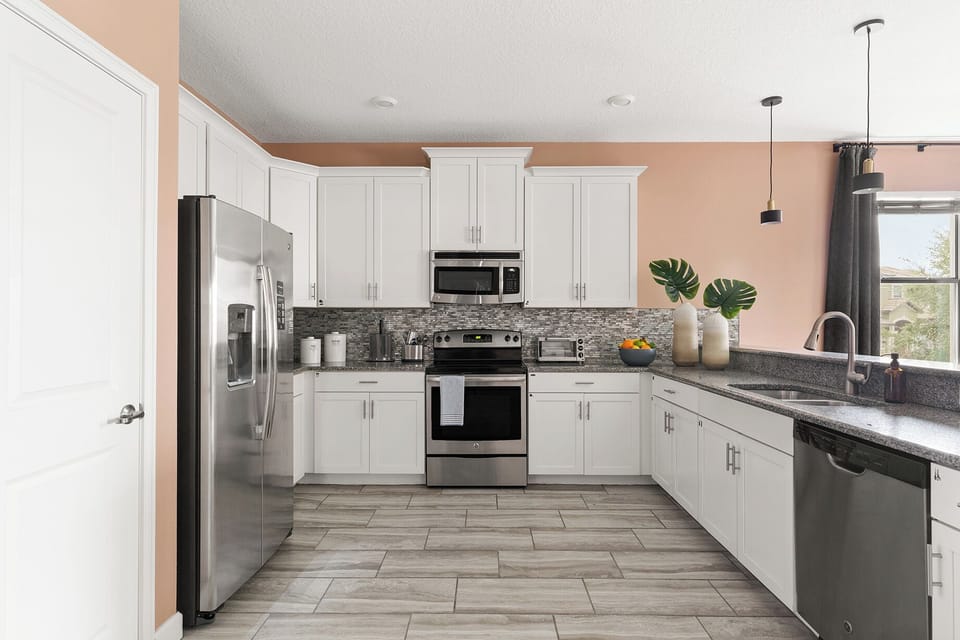 Fully equipped kitchen.