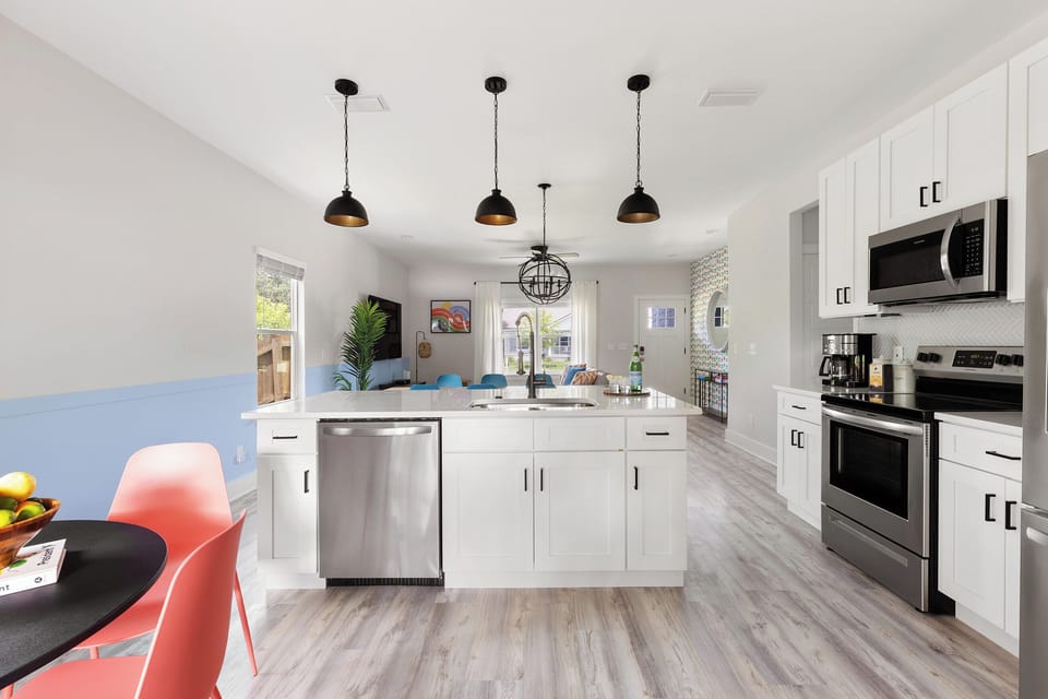 Fully equipped kitchen.