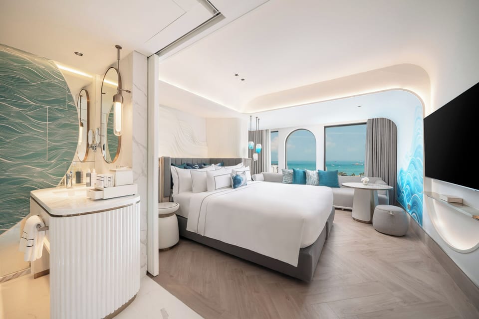 Premium bedding, down comforters, minibar, in-room safe