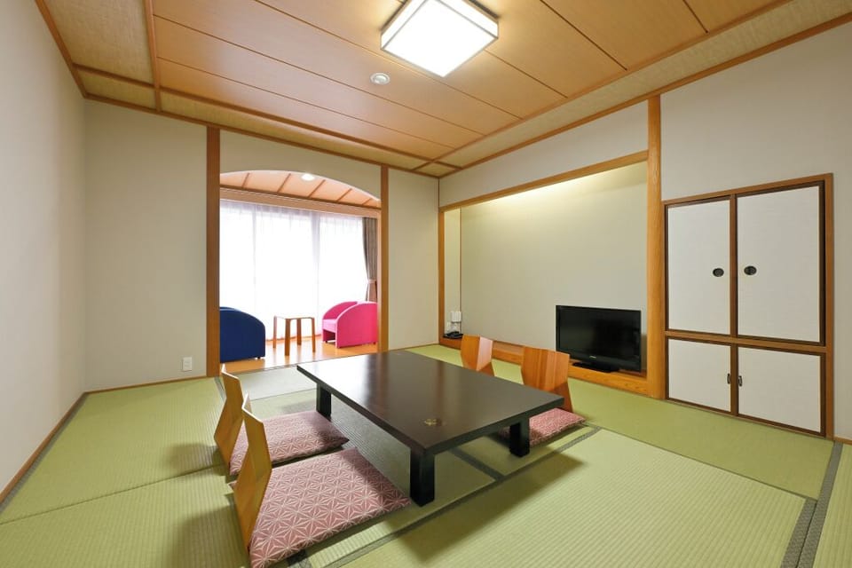Basic Quadruple Room | In-room safe, WiFi (free)