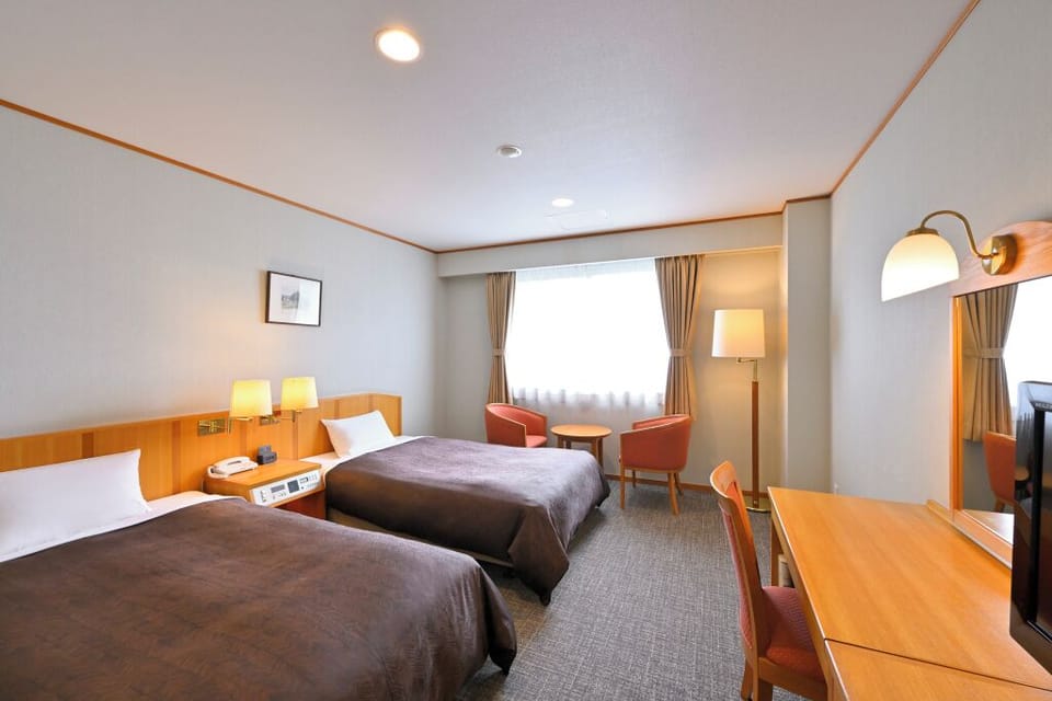Basic Twin Room | In-room safe, WiFi (free)