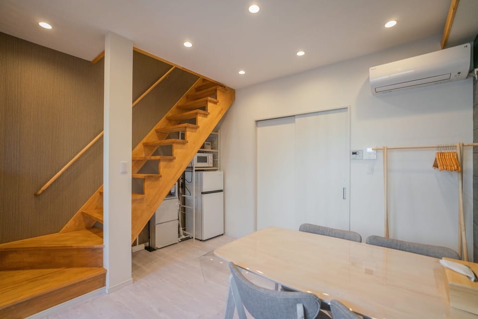 Comfort Cabin, Balcony | In-room dining