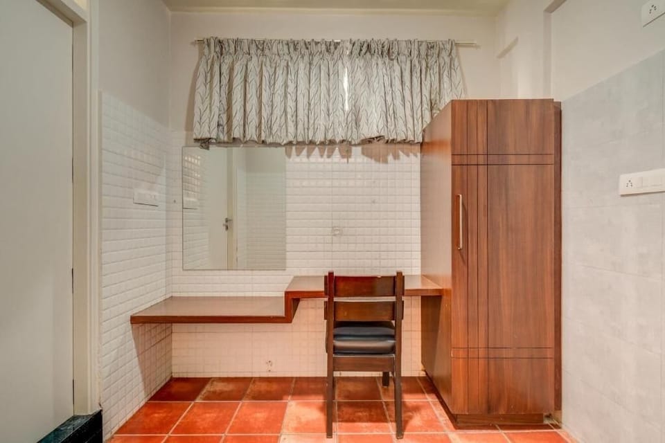 Deluxe Room | Wardrobe