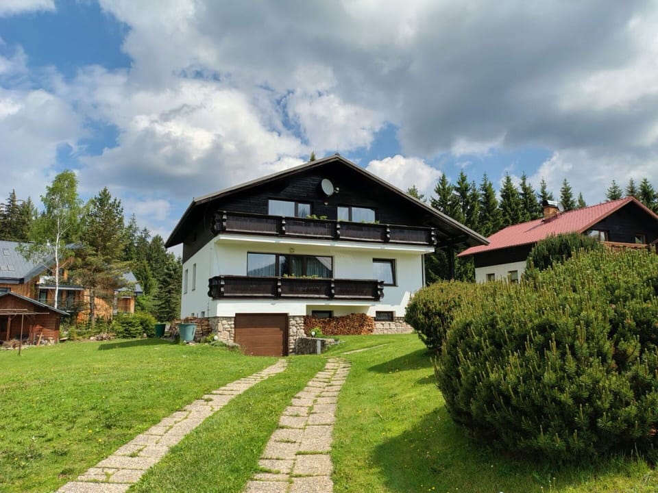 House, Home, Roof, Cottage, Rural Area, Land Lot, Lawn, Farmhouse, Estate, Slope