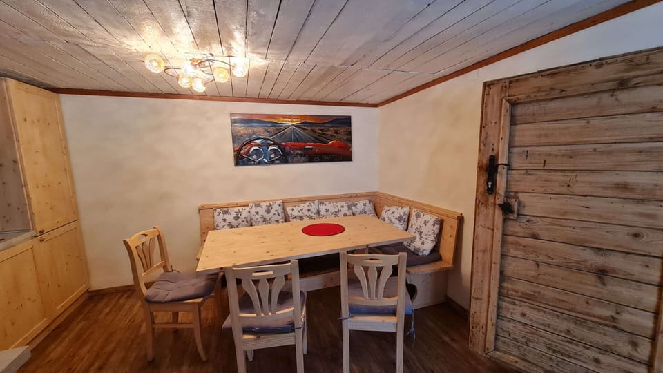 Chalet | Dining