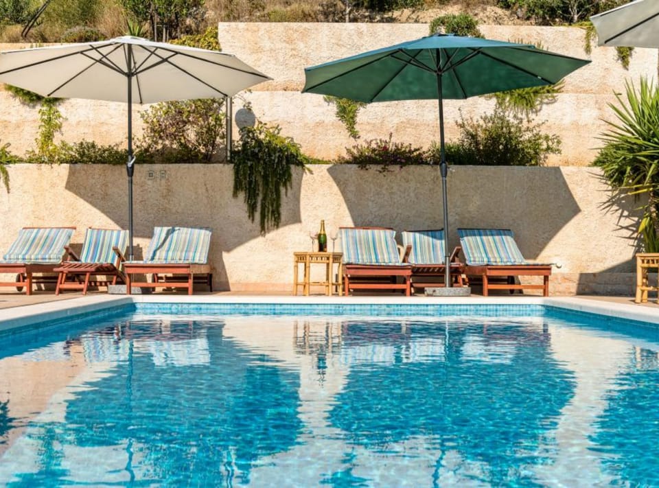 Apartment (One Bedroom Apartment 1) | Outdoor pool