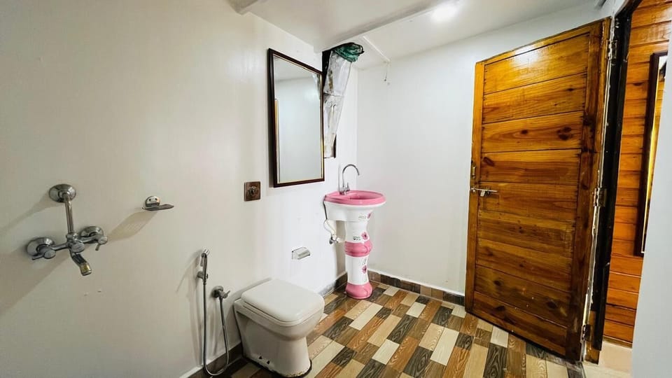 Shower, towels, soap, shampoo
