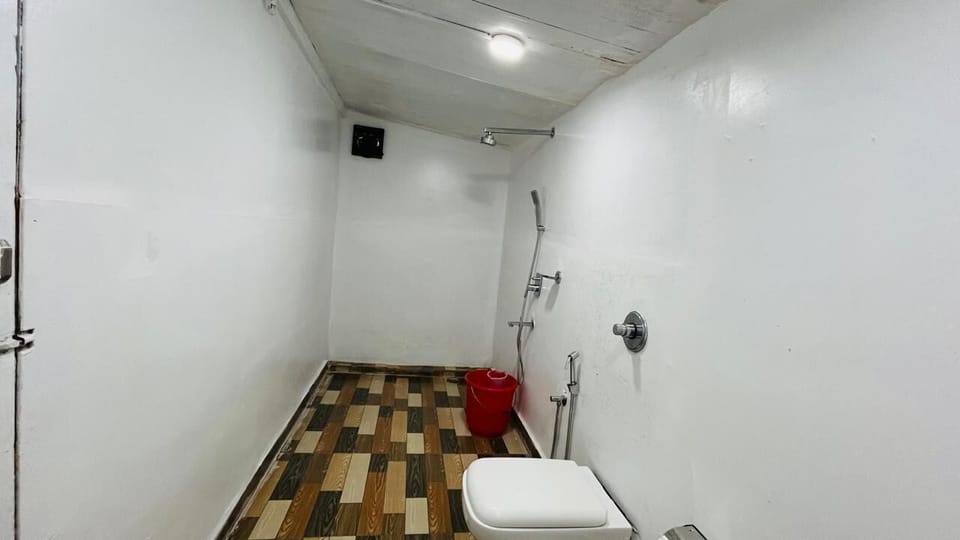 Shower, towels, soap, shampoo