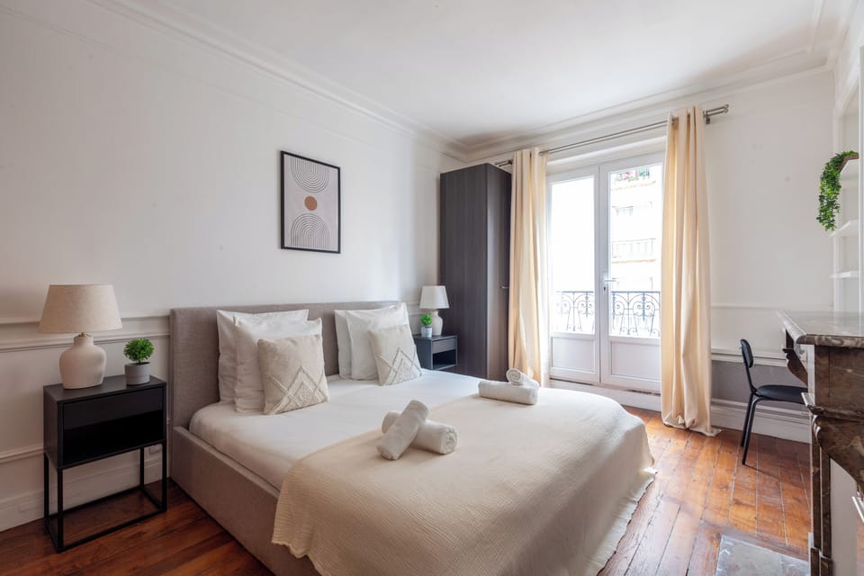 Basic Apartment | 2 bedrooms, iron/ironing board, cribs/infant beds, free WiFi
