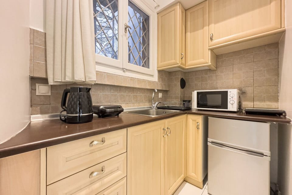 Fully equipped kitchenette!
