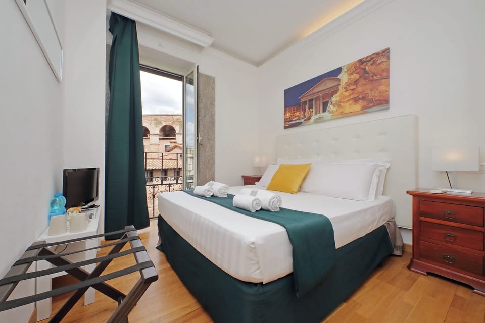 Economy Room | In-room safe, desk, blackout drapes, soundproofing