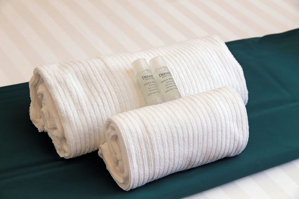 Classic Double Room | In-room safe, desk, blackout drapes, soundproofing