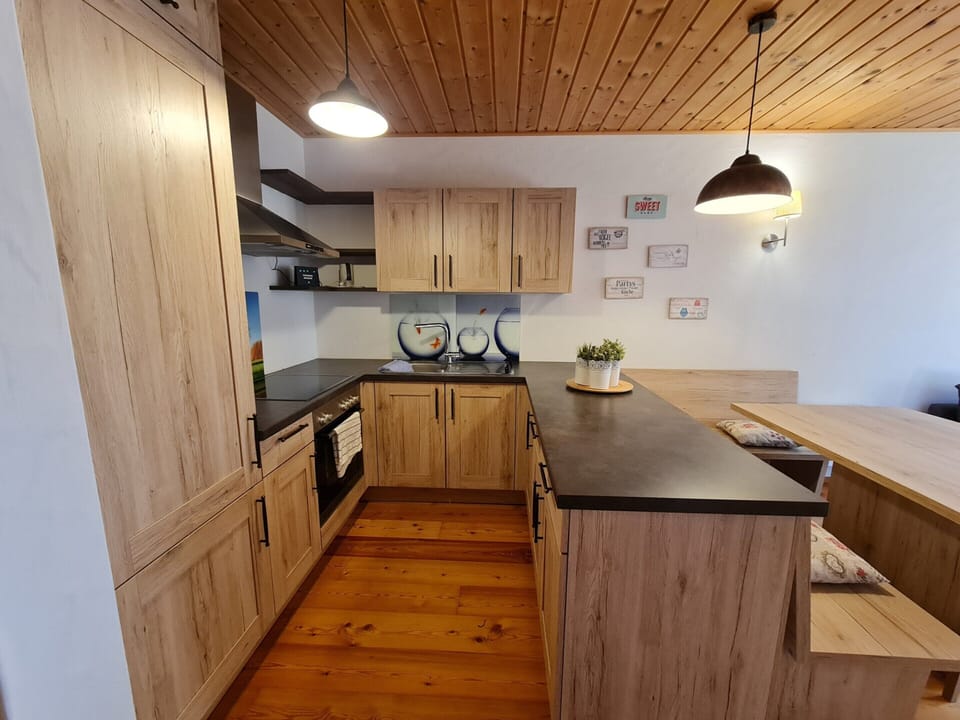 Apartment | Private kitchen | Cookware/dishes/utensils