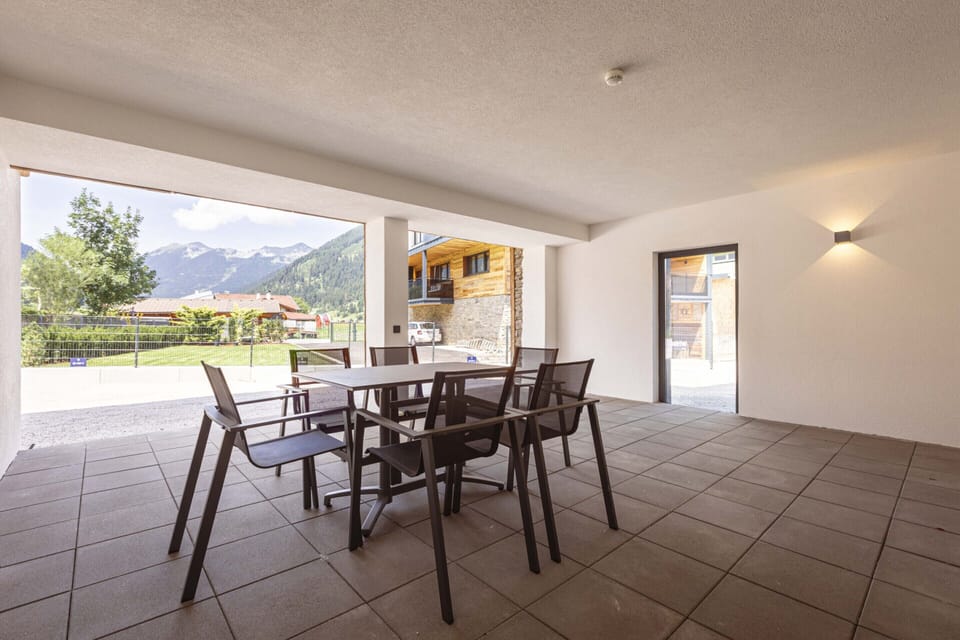 Apartment | Outdoor dining