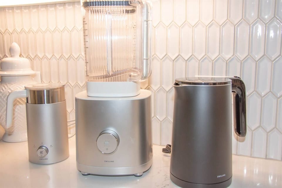 Zwililng blender, coffee press, and kettle