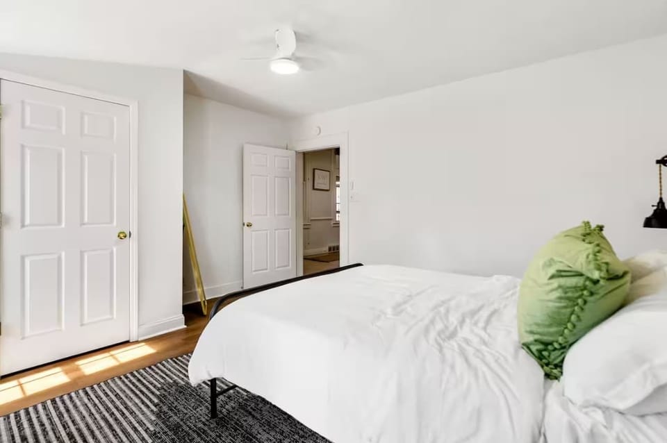 Bedroom 2: Elegant bedroom with a cozy, inviting feel, designed to offer the perfect combination of comfort and relaxation.
