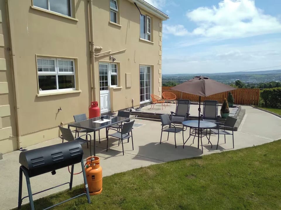 House | Outdoor dining
