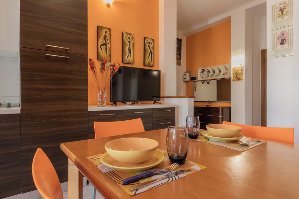 Apartment, Balcony | In-room dining