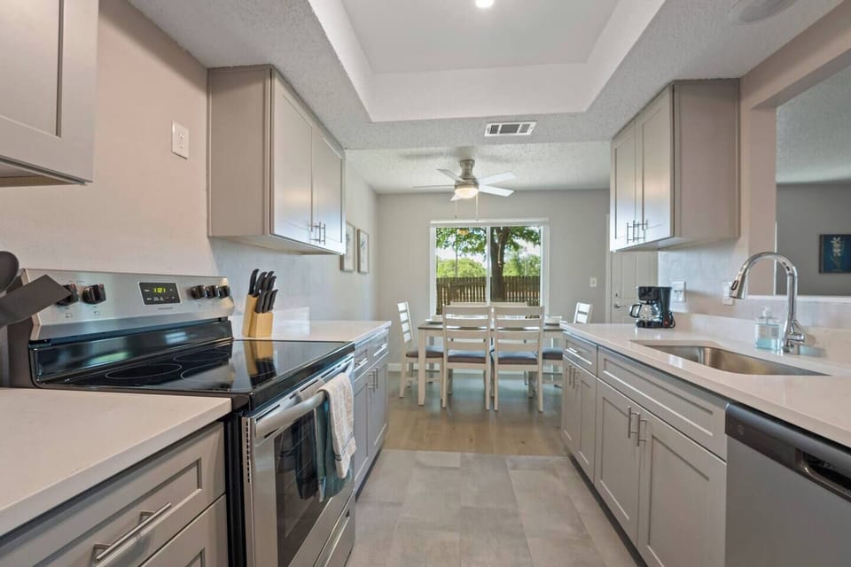 Stainless steel stove and dishwasher