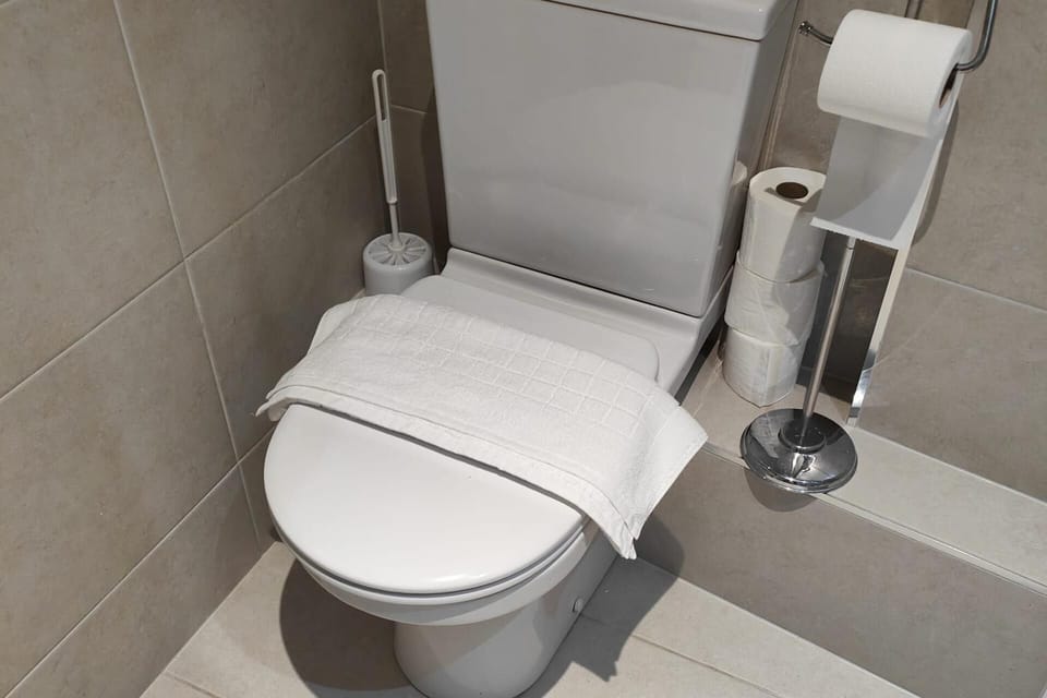 Leeds 3 Bed En-suites Apartment Retreat- Sleeps 9 Apartment in Leeds