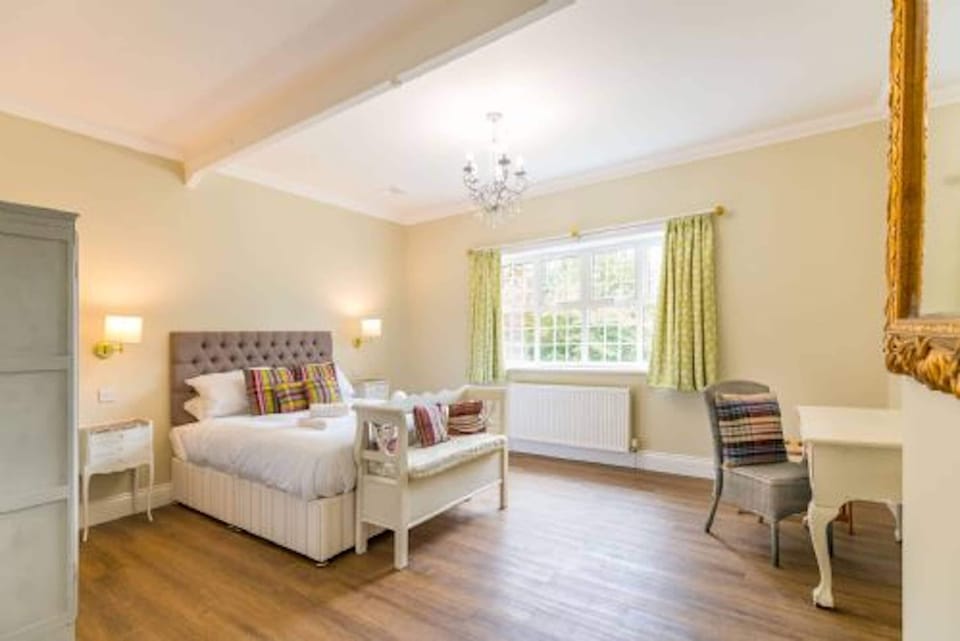 Host Stay Redwings Sanctuary Rooms Apartment in South Norfolk District