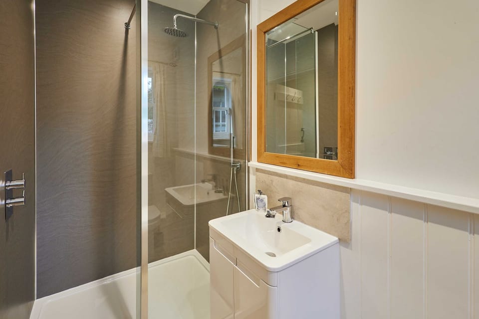 Host Stay Newton Cottage House in England