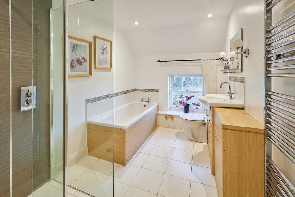 Host Stay Newton Cottage House in England