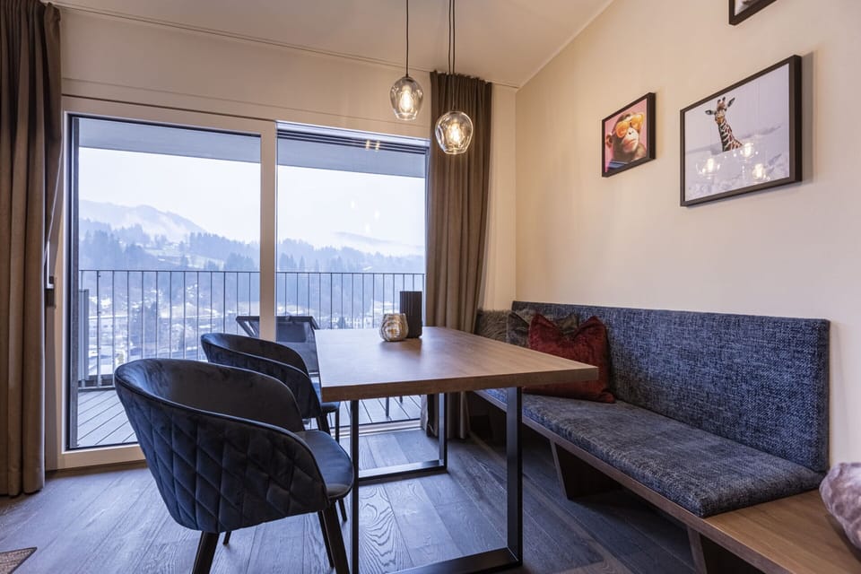 Apartment | Dining
