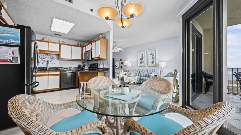 Condo, 1 Bedroom | Dining
