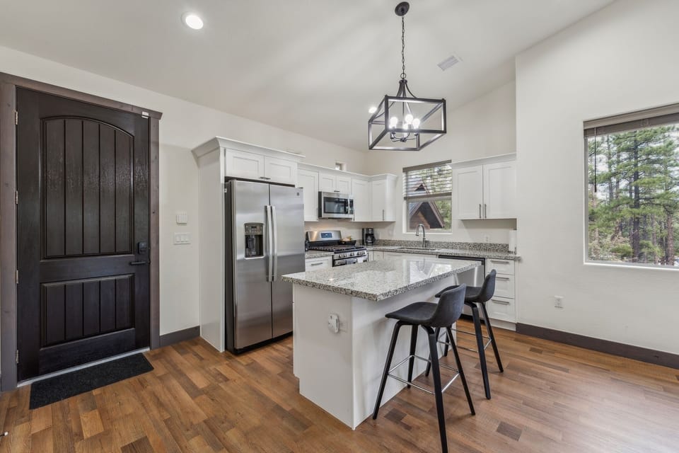 Townhome, 4 Bedrooms | Private kitchen | Coffee/tea maker, fridge, oven, electric kettle