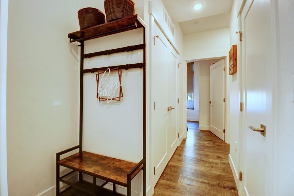Condo, 2 Bedrooms | Interior