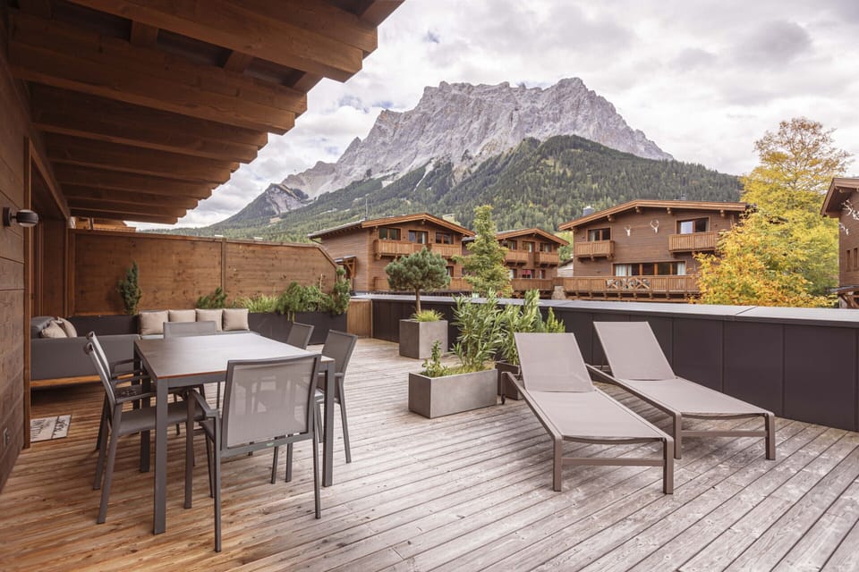 Apartment | Outdoor dining